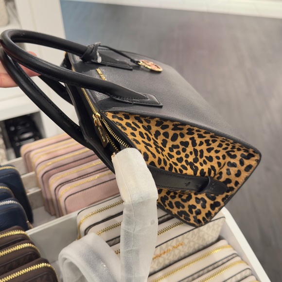 COPY - Michael Kors Black and Leopard Print Women's Bag - Picture 3 of 4